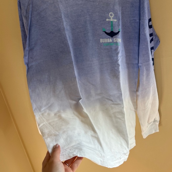 ⚪️GILDAN: Women’s size M, blue/white ombre, Bubba Gump Shrimp long sleeve shirt. - Picture 5 of 10